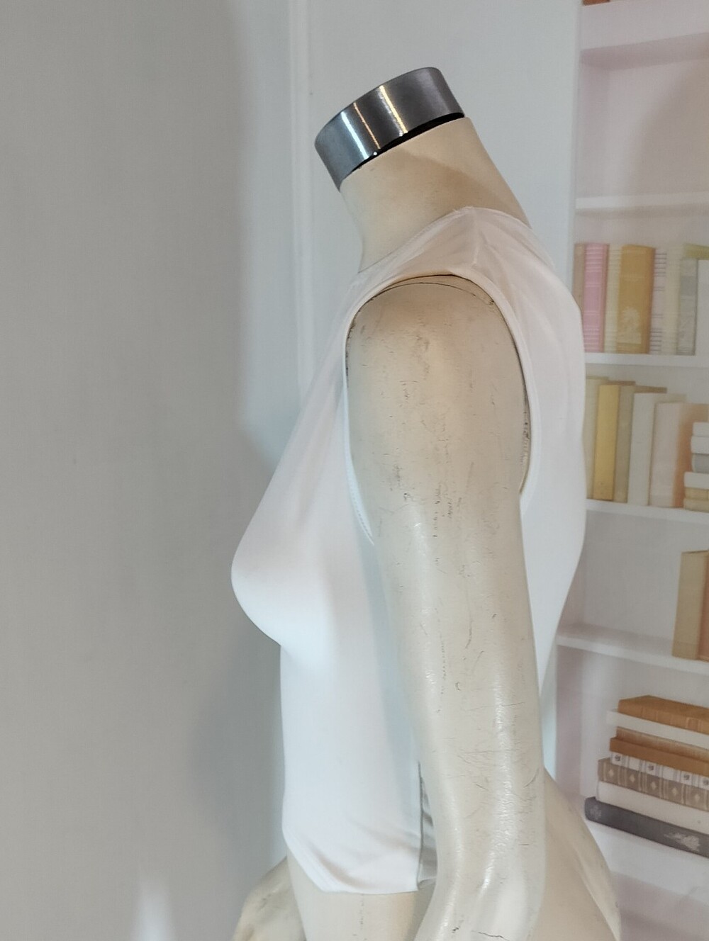 SHEIN White Sleeveless Boatneck Crop Top - Picture 3 of 4
